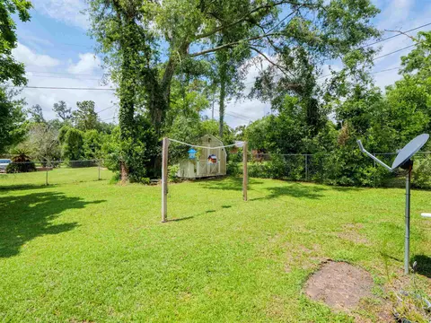 Exterior - 405 NW Whispering Pines Loop, Madison, FL 32340 photo 8 of 15