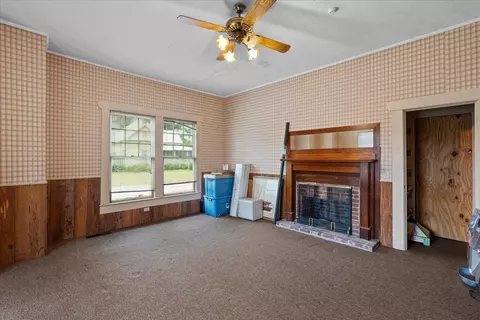 Living - 315 W Green St, Perry, FL 32347 photo 2 of 3