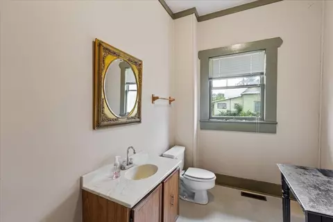 Bath - 315 W Green St, Perry, FL 32347 photo 1 of 2