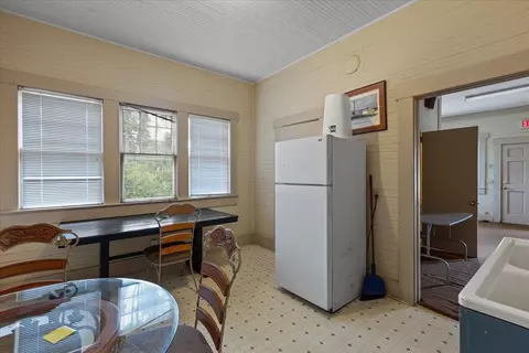Dining - 315 W Green St, Perry, FL 32347 photo 4 of 4