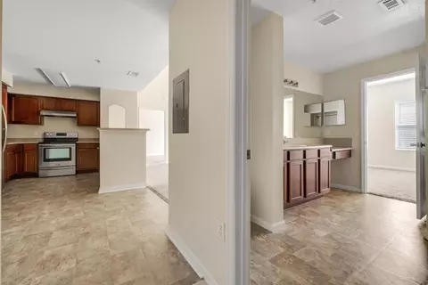 2801 Chancellorsville Dr #536, Tallahassee, FL 32312