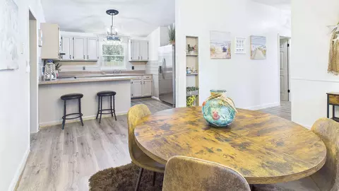 Dining - 1205 N Allen St, Perry, FL 32347 photo 3 of 4