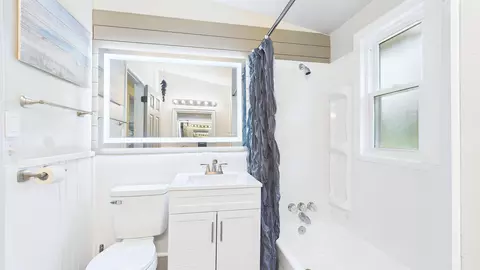 Bath - 1205 N Allen St, Perry, FL 32347 photo 3 of 3