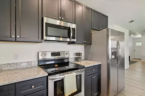 Kitchen - 11 Sand Pine Dr, Midway, FL 32343 photo 3 of 4