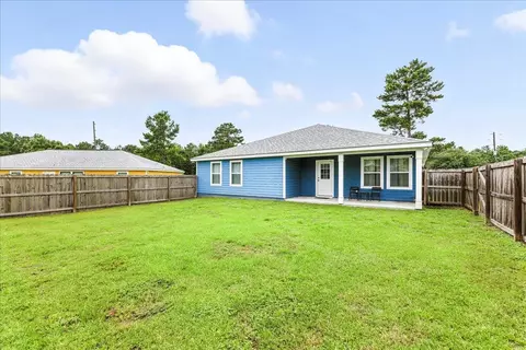 Exterior - 11 Sand Pine Dr, Midway, FL 32343 photo 5 of 9