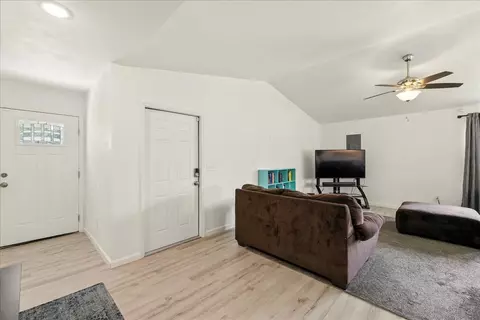 Entry Way - 11 Sand Pine Dr, Midway, FL 32343 photo 1 of 2
