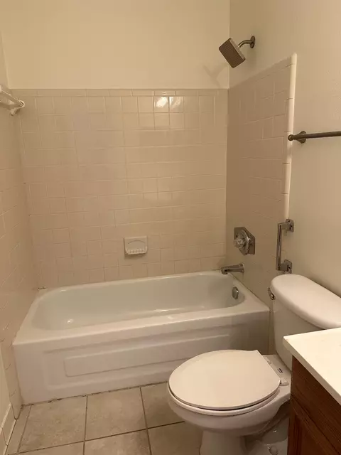 Bath - 6448 Joe Cotton Trl, Tallahassee, FL 32309 photo 1 of 2