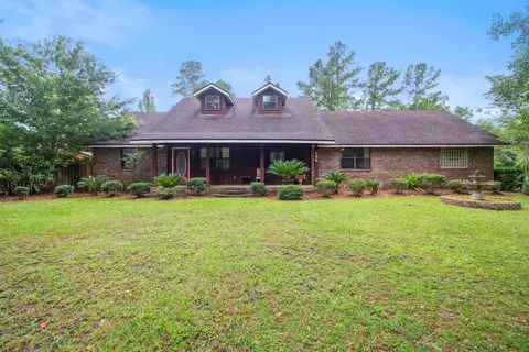 55 Summer St, Sopchoppy, FL 32358
