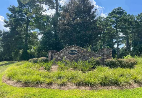 300 Twin Ponds Dr, Havana, FL 32333