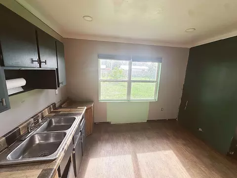Kitchen - 1207 N Cherry St, Perry, FL 32347 photo 5 of 6