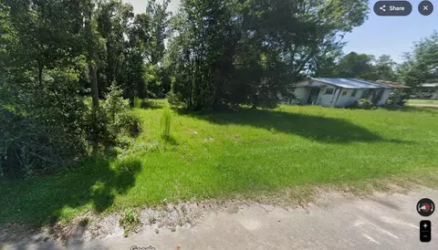 240 E Chipola Ave, Wewahitchka, FL 32465