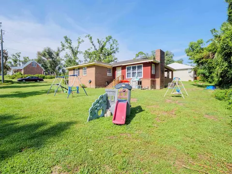 Exterior - 249 NE Bevan Loop, Madison, FL 32340 photo 6 of 9
