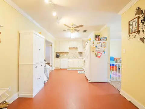 Kitchen - 249 NE Bevan Loop, Madison, FL 32340 photo 1 of 4