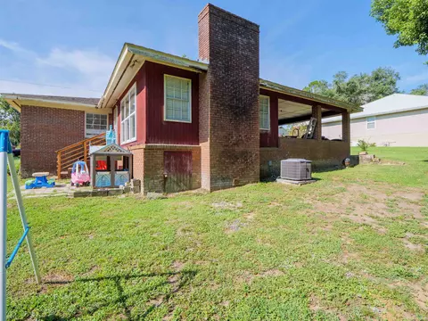 Exterior - 249 NE Bevan Loop, Madison, FL 32340 photo 8 of 9