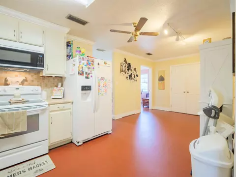 Entry Way - 249 NE Bevan Loop, Madison, FL 32340 photo 3 of 4