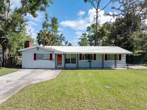 1008 E Julia St, Perry, FL 32347 photo 1