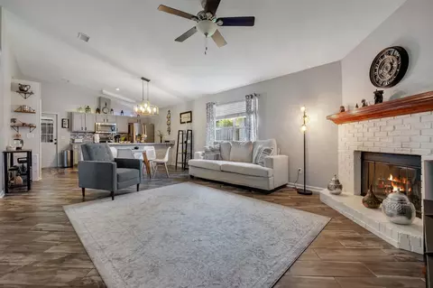 8467 Hannary Dr, Tallahassee, FL 32312
