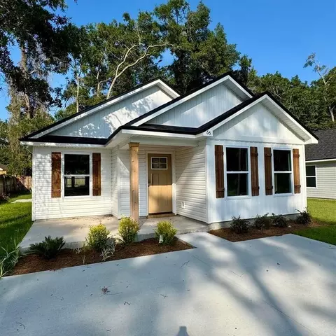 65 Chickat Trl, Crawfordville, FL 32327
