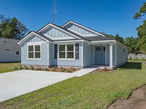 110 Orange Ave, Sopchoppy, FL 32358