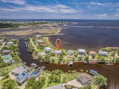122 Ocean View Dr, Crawfordville, FL 32327