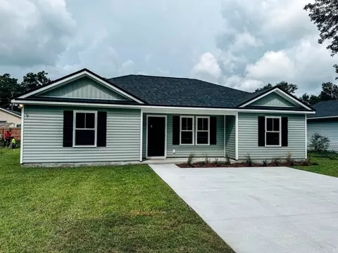 174 Broken Bow Trl, Crawfordville, FL 32327