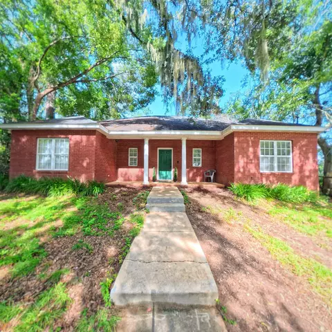 2425 Country Club Dr, Tallahassee, FL 32301