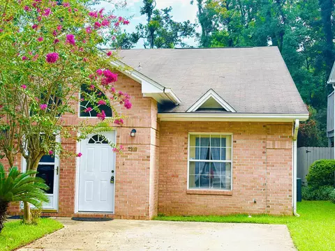 2910 Cross Creek Ct, Tallahassee, FL 32311