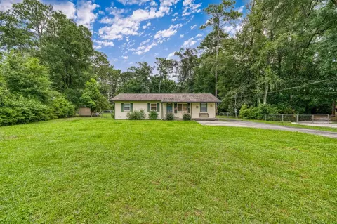 1994 Hickory Ln, Tallahassee, FL 32305