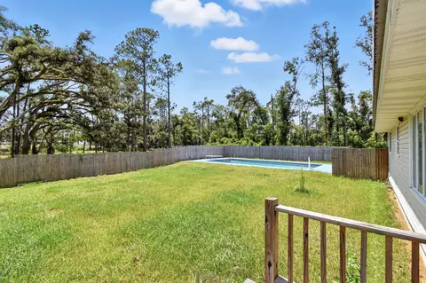 Exterior - 593 E Ash St, Perry, FL 32347 photo 8 of 9