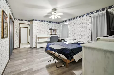 Bedroom - 593 E Ash St, Perry, FL 32347 photo 4 of 7