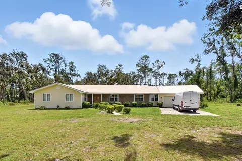 Exterior - 593 E Ash St, Perry, FL 32347 photo 5 of 9