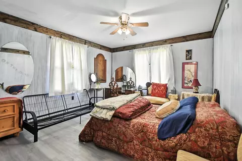Bedroom - 593 E Ash St, Perry, FL 32347 photo 1 of 7