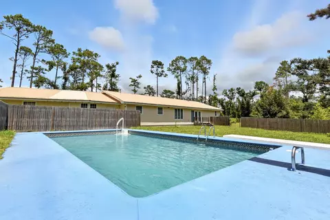 Exterior - 593 E Ash St, Perry, FL 32347 photo 6 of 9