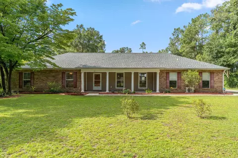 77 Edgewood Dr, Crawfordville, FL 32327