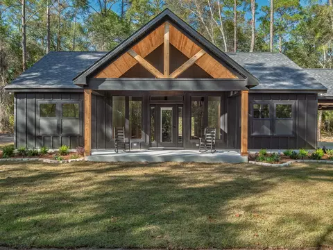 21 Sink Dr, Crawfordville, FL 32327