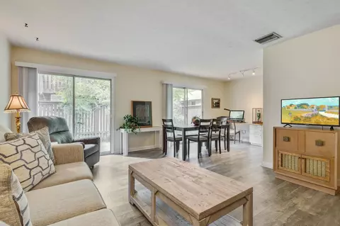 517 Westwood Dr, Tallahassee, FL 32304