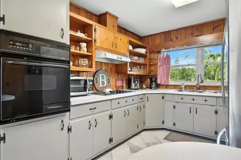 Kitchen - 2236 Wright Rd, Perry, FL 32347 photo 3 of 4