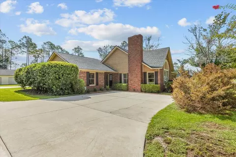 Exterior - 110 Bishop Blvd, Perry, FL 32347 photo 3 of 12