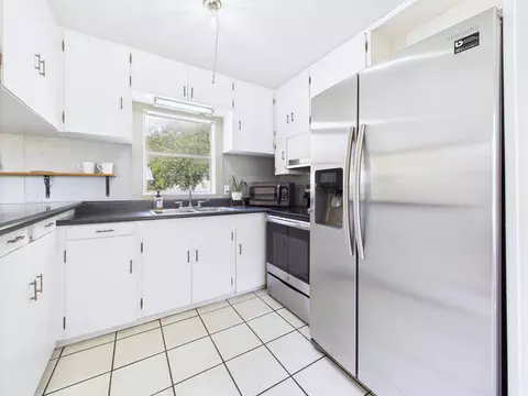 Kitchen - 180 Highland Point Rd, Perry, FL 32348 photo 1 of 4