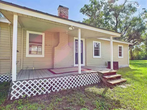 Exterior - 180 Highland Point Rd, Perry, FL 32348 photo 2 of 11