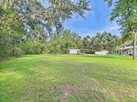 Exterior - 180 Highland Point Rd, Perry, FL 32348 photo 6 of 11