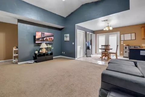 2909 Oakwood Dr, Tallahassee, FL 32304