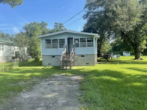 20994 SE Martin Luther King Ave, Blountstown, FL 32424