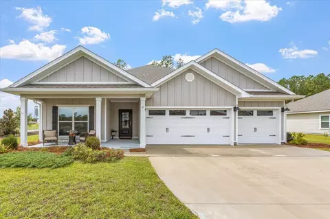 4 Manchester Dr, Crawfordville, FL 32327