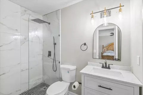 Bath - 112 Pate St, Perry, FL 32348 photo 1 of 2
