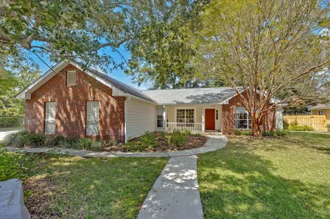 1328 Old Village Rd, Tallahassee, FL 32312