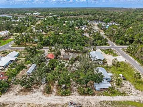 View/Area - 907 SE Second Ave, Steinhatchee, FL 32359 photo 7 of 8