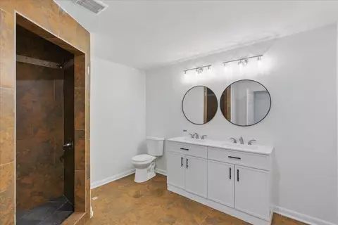 Bath - 907 SE Second Ave, Steinhatchee, FL 32359 photo 6 of 6