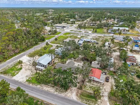 View/Area - 907 SE Second Ave, Steinhatchee, FL 32359 photo 5 of 8