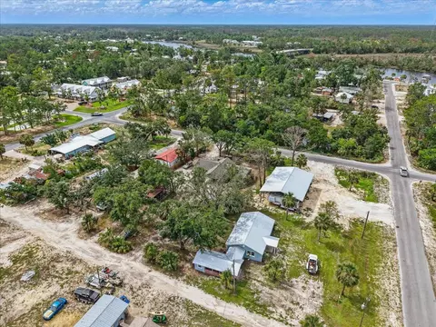 View/Area - 907 SE Second Ave, Steinhatchee, FL 32359 photo 4 of 8